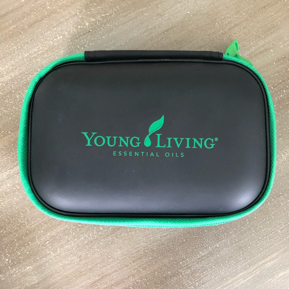 Young Living 10 Essential Oil Case - Green